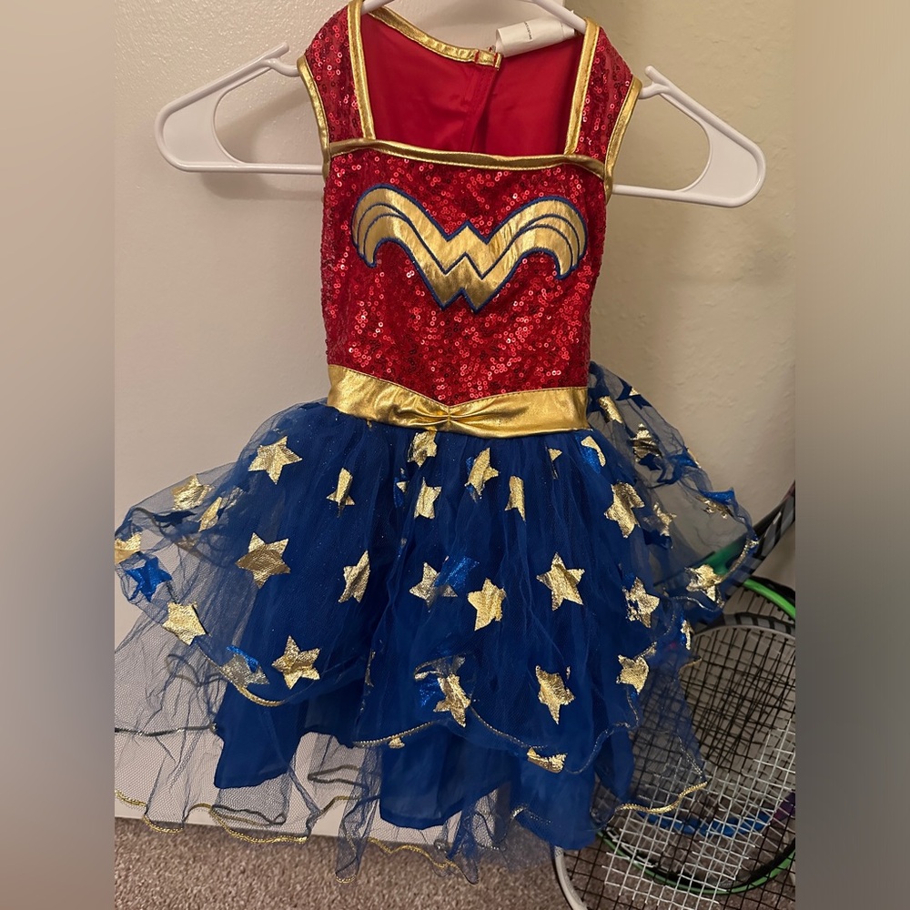 Girls Wonder Woman costume XS fits ages 3-5